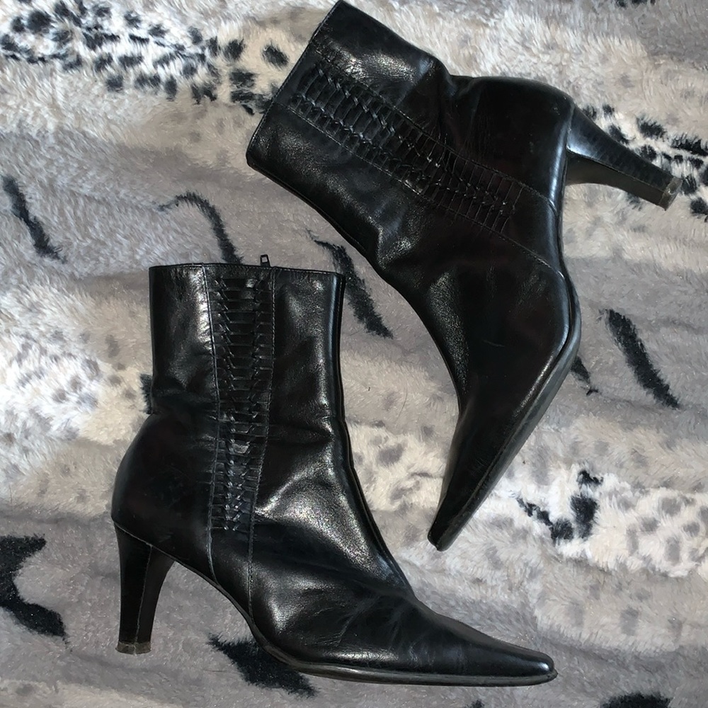 Michelle D Dream On Leather Heeled Boots — 8.5